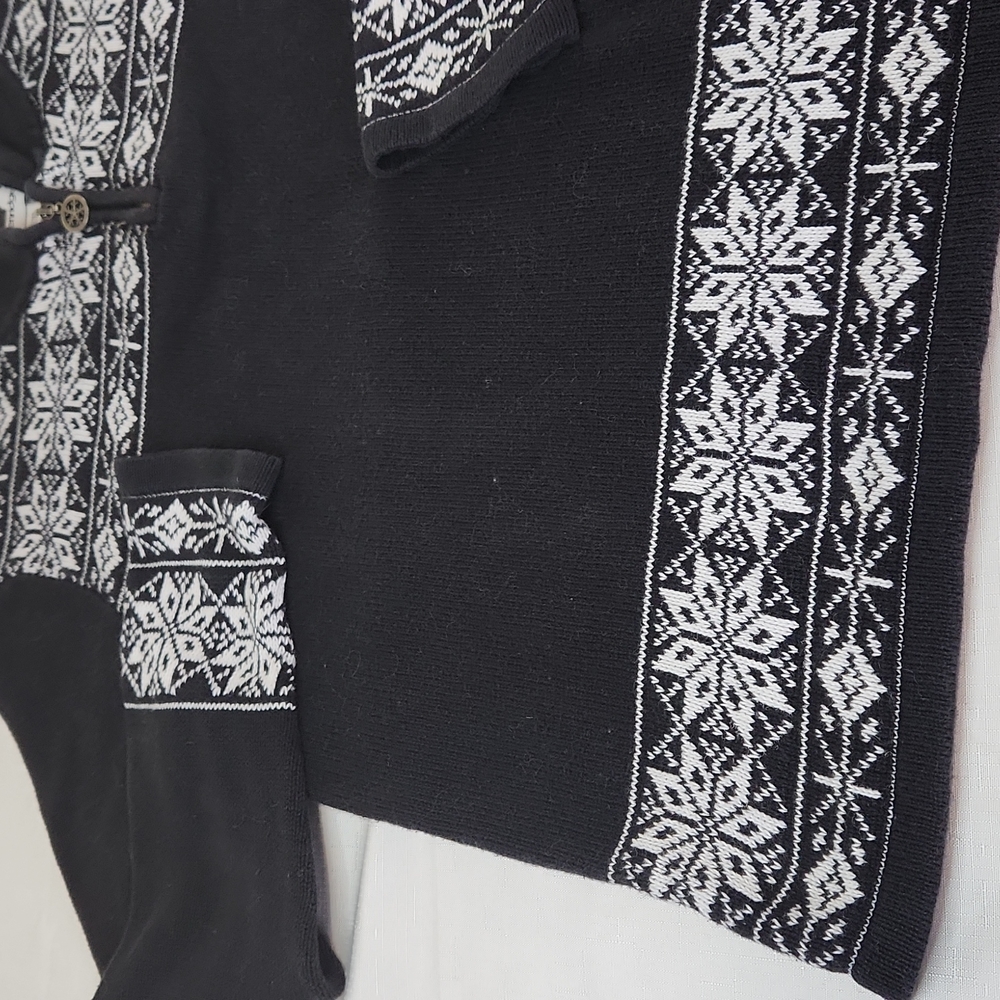 Breckenridge 1/4 zip snowflake sweater. Size L - Picture 5 of 8